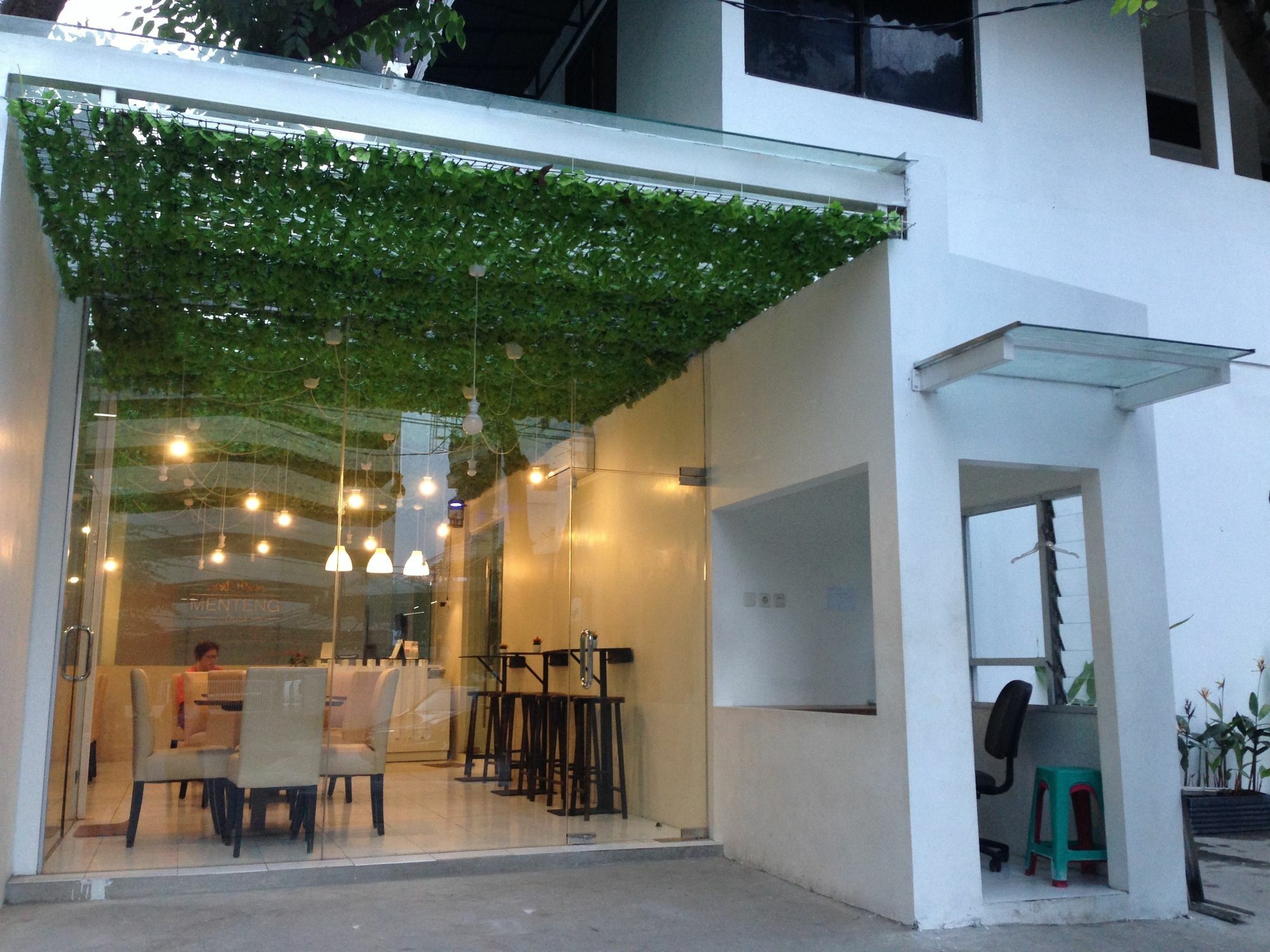 Nhà khách Menteng House 2*