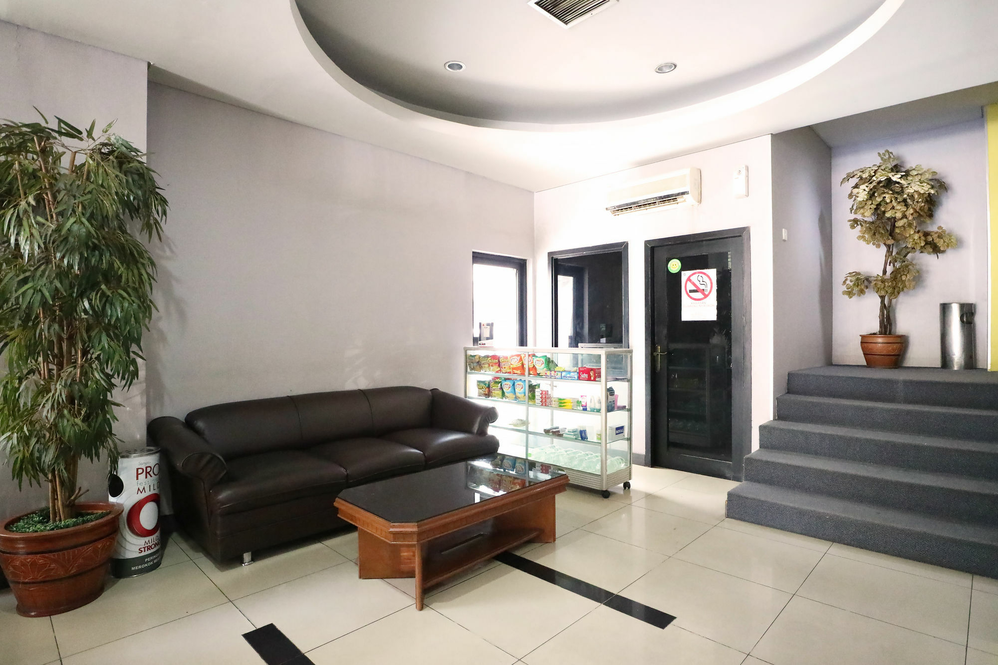 Hotel Reddoorz At Jalan Gunung Sahari