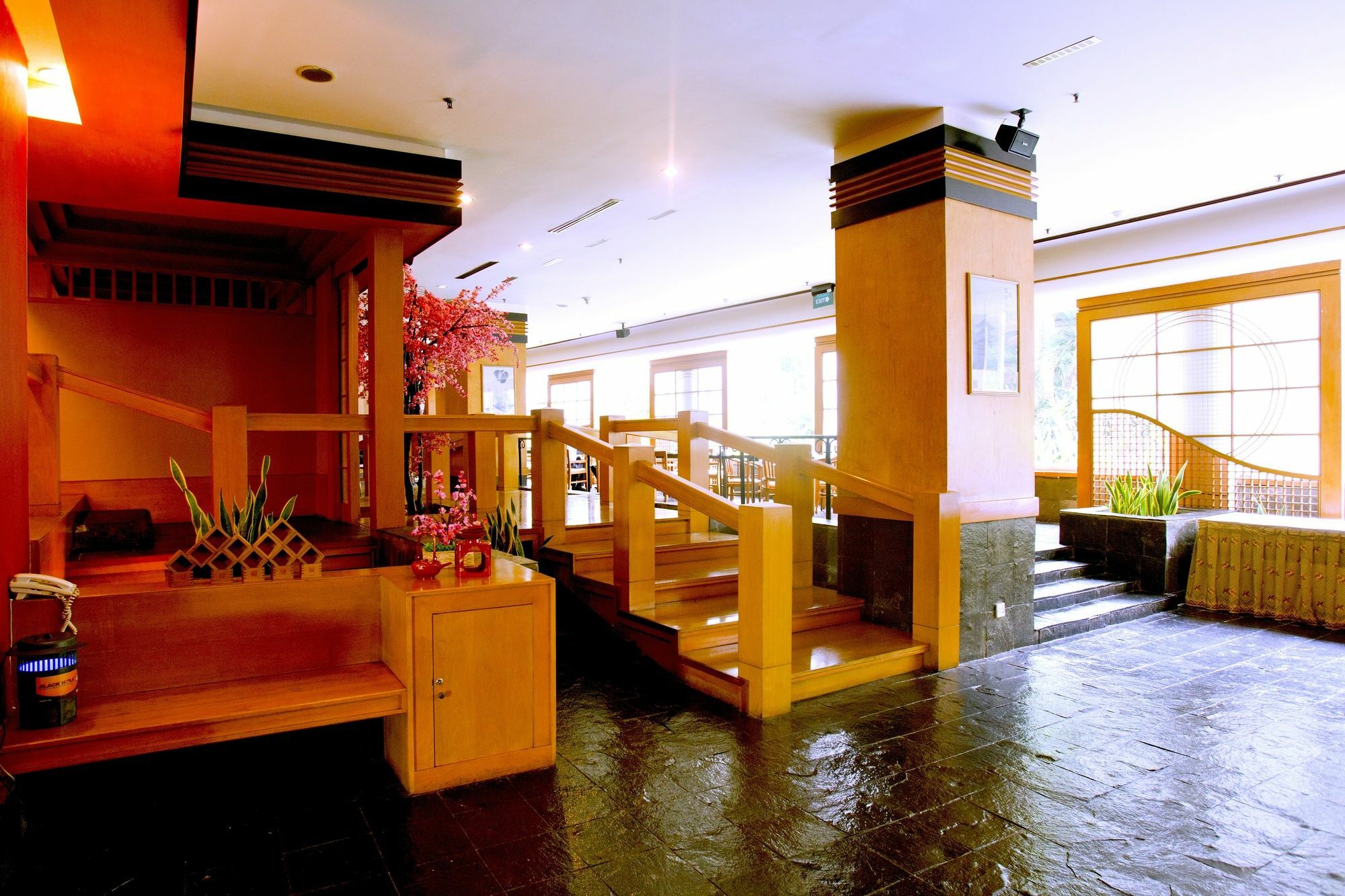 Hotel Lumire & Convention Centre 4*