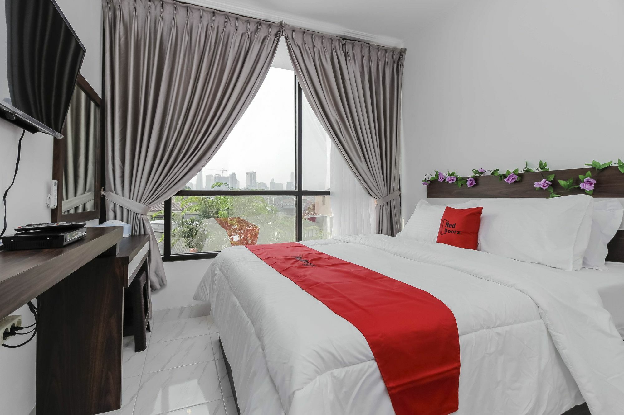 Reddoorz At Mampang Prapatan Hotel 3*