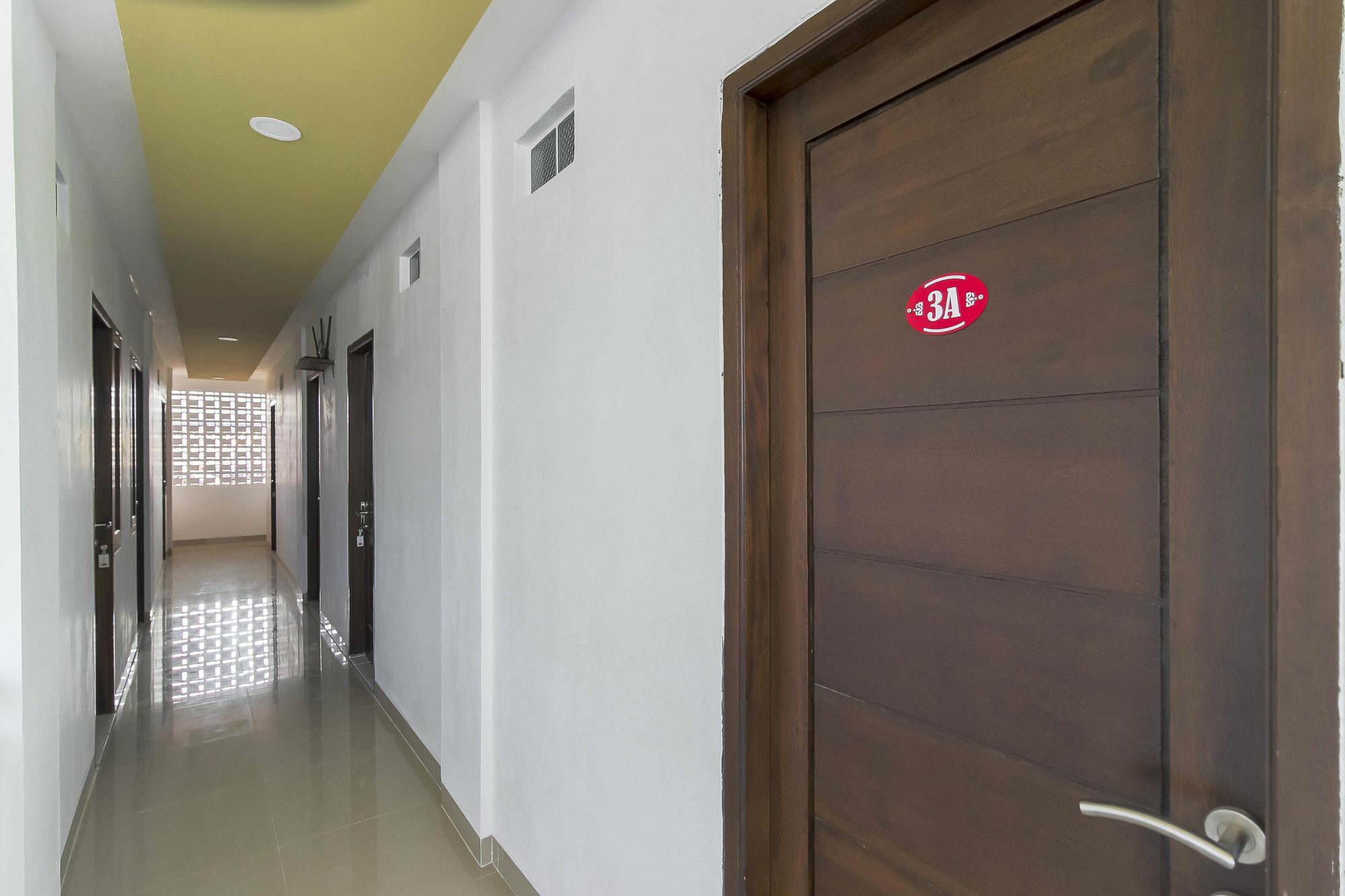 Reddoorz At Mampang Prapatan 3* Jakarta