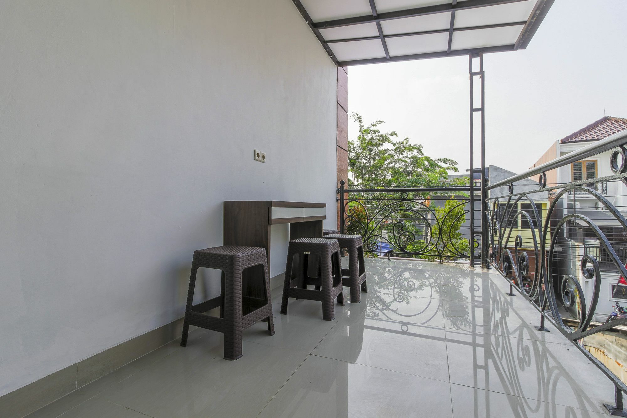Reddoorz At Mampang Prapatan Hotel Jakarta
