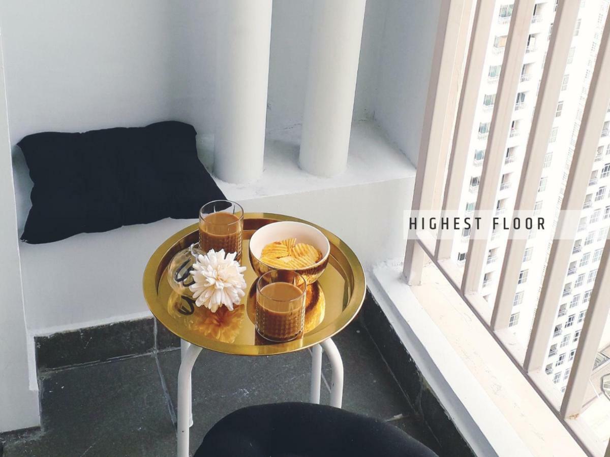 Studio Walking Distance To Mall *