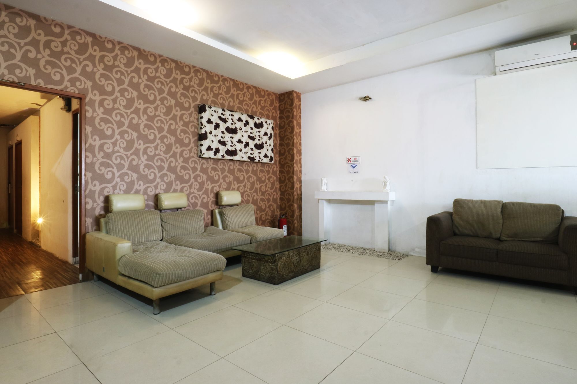 Penthouse Hotel 2*