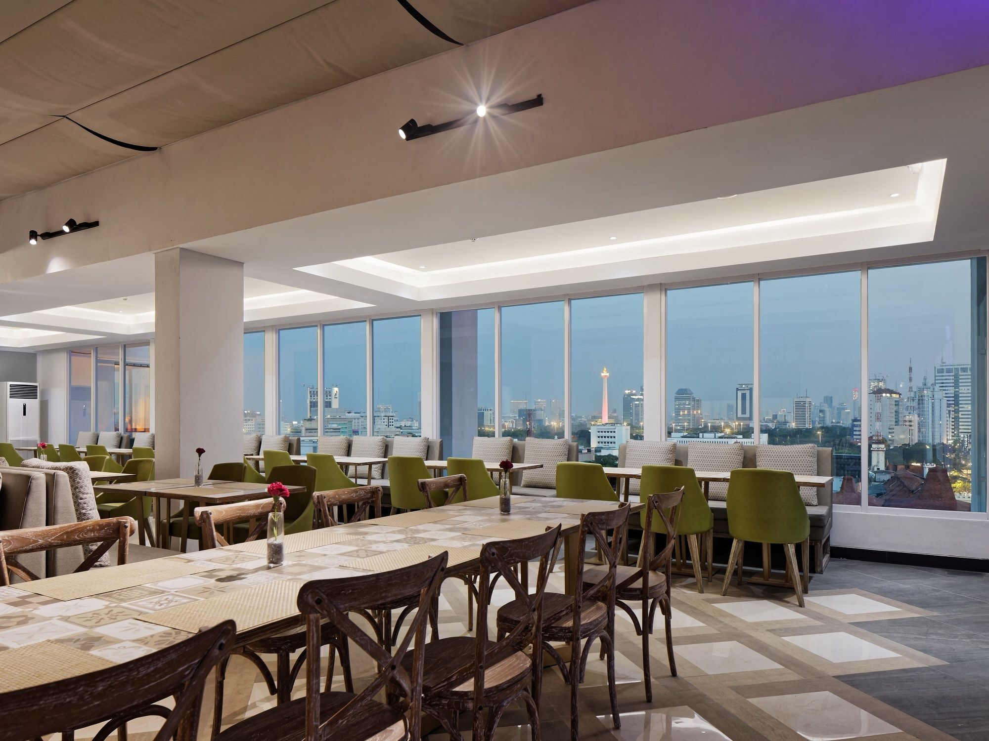 Maxone Platinum Hayam Wuruk Hotel Jakarta