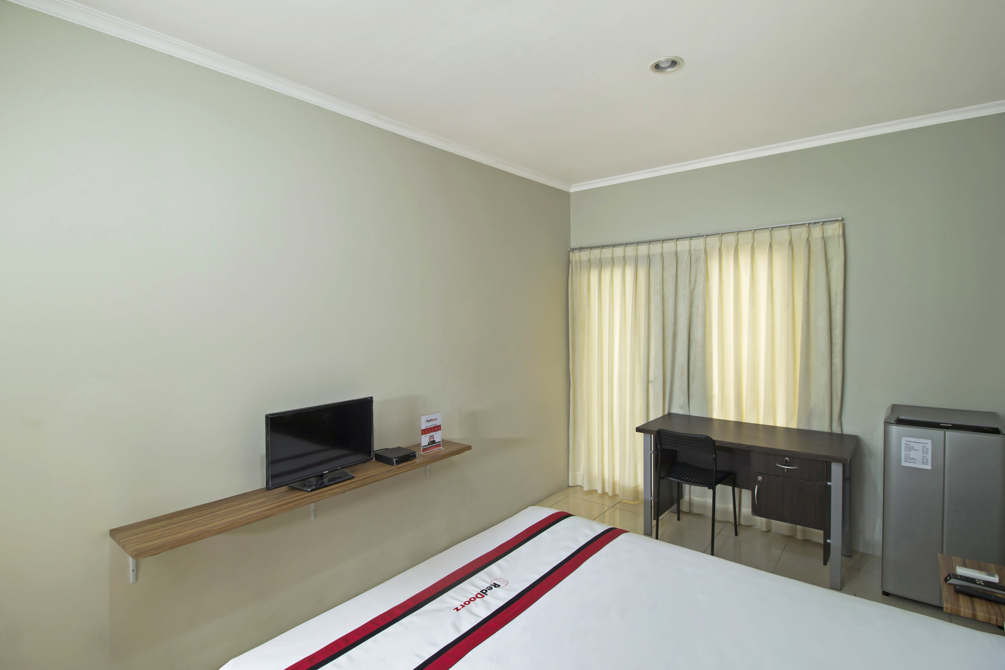 Reddoorz At Mampang Prapatan Hotel Jakarta