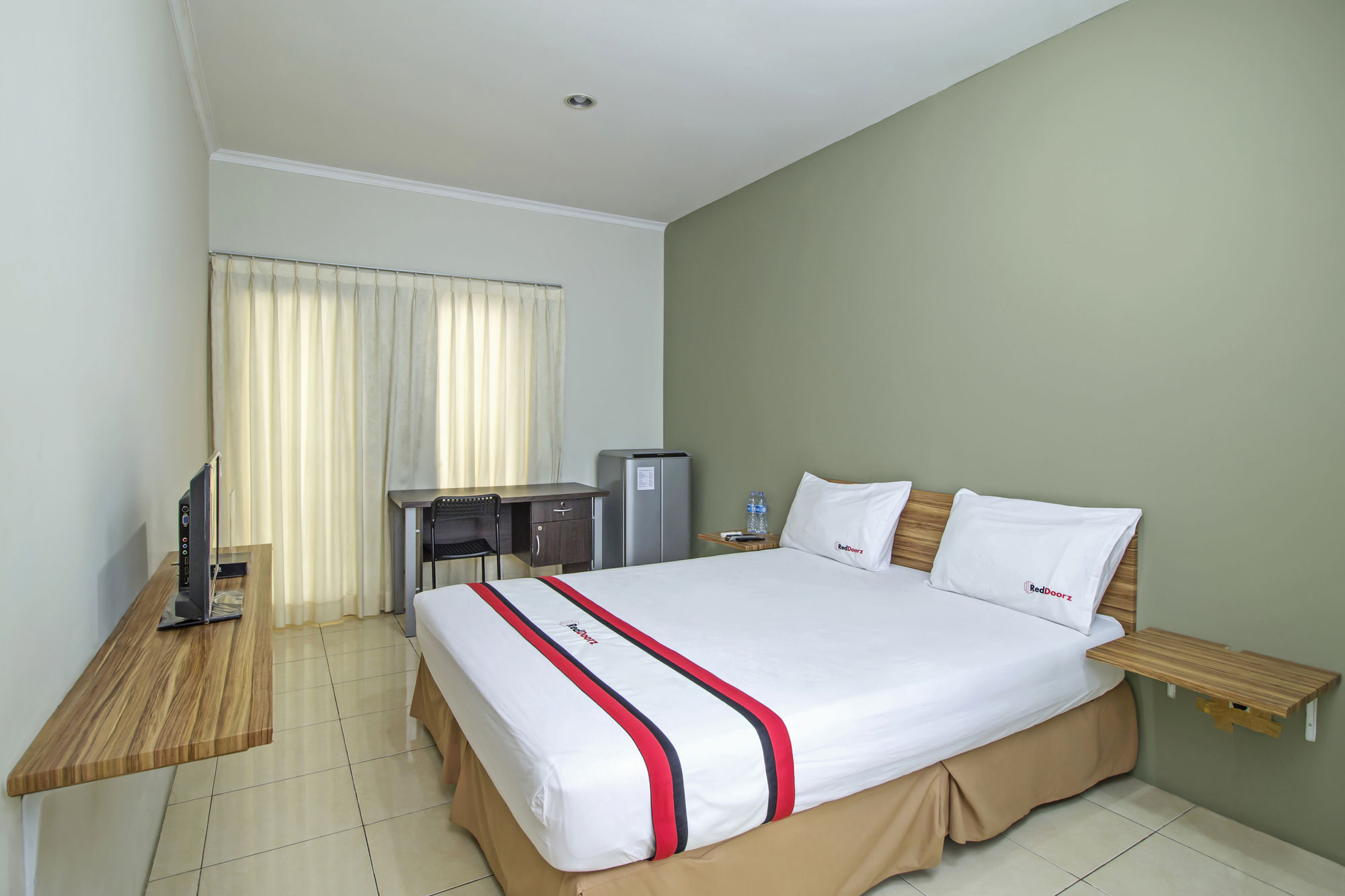 Reddoorz At Mampang Prapatan 3*