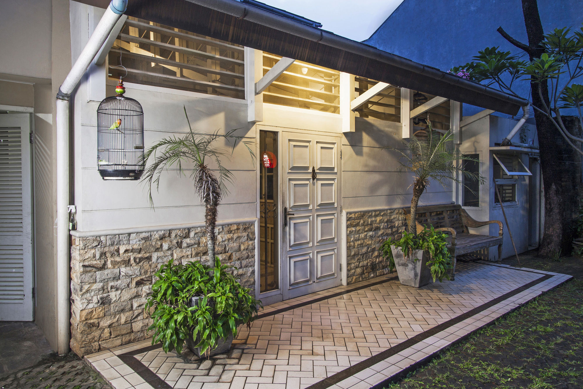 Hotel Reddoorz At Mampang Prapatan 3*