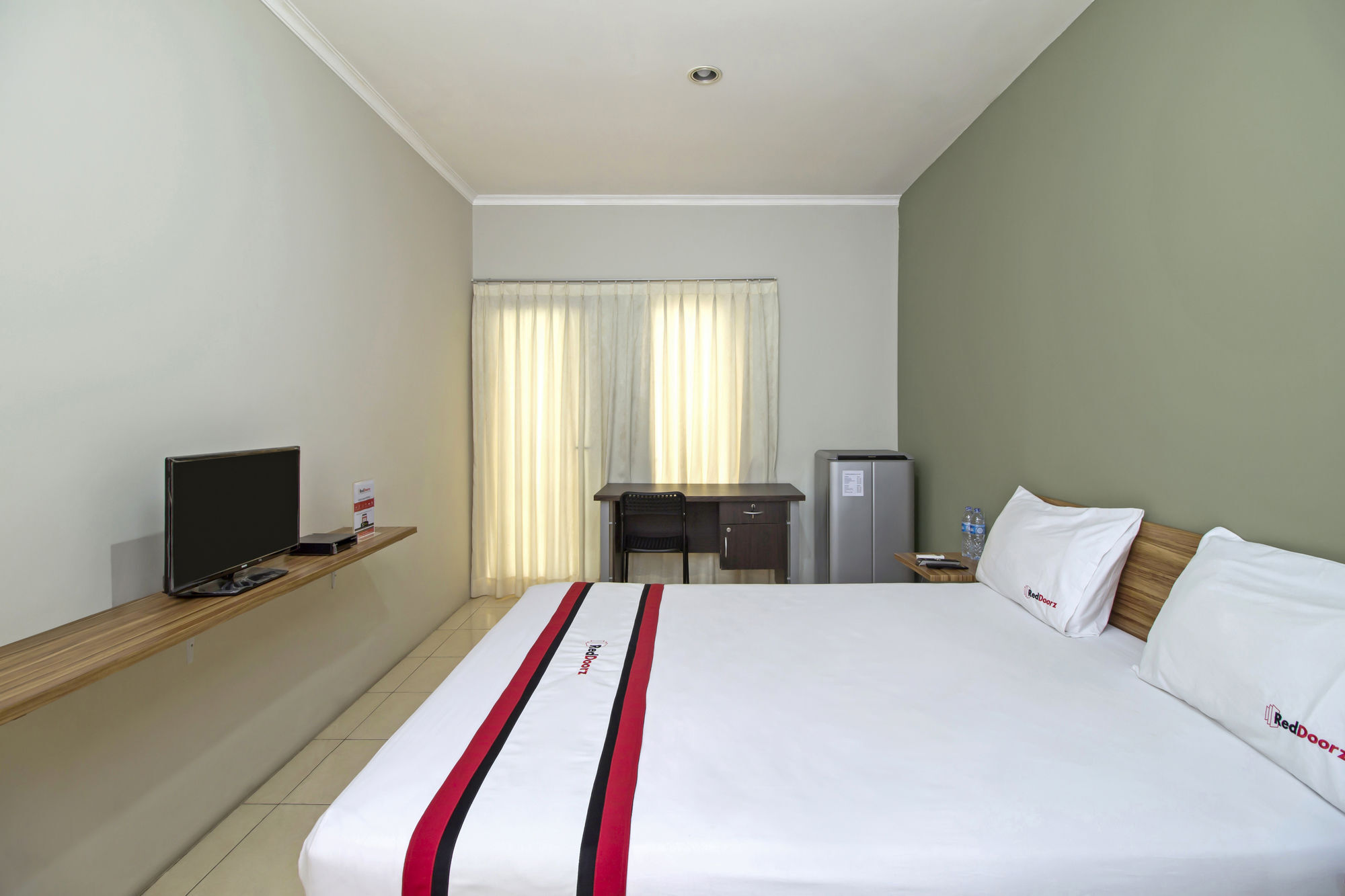 Hotel Reddoorz At Mampang Prapatan