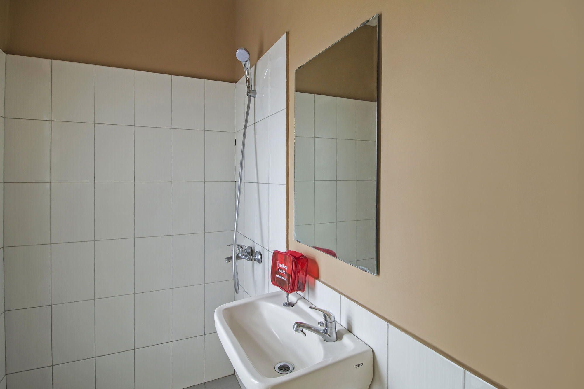 Hotel Reddoorz At Mampang Prapatan