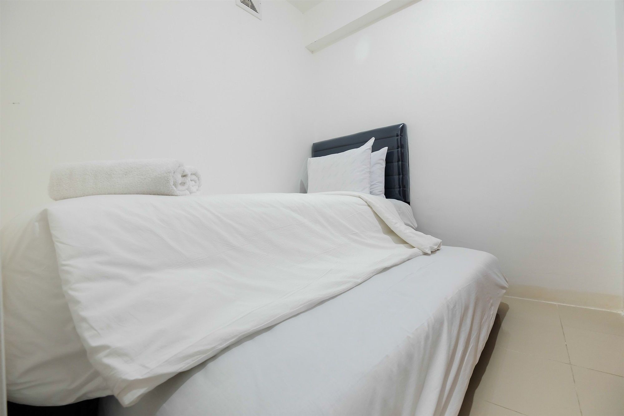 Pleasant 2 Bedrooms At Bassura By Travelio Apartment