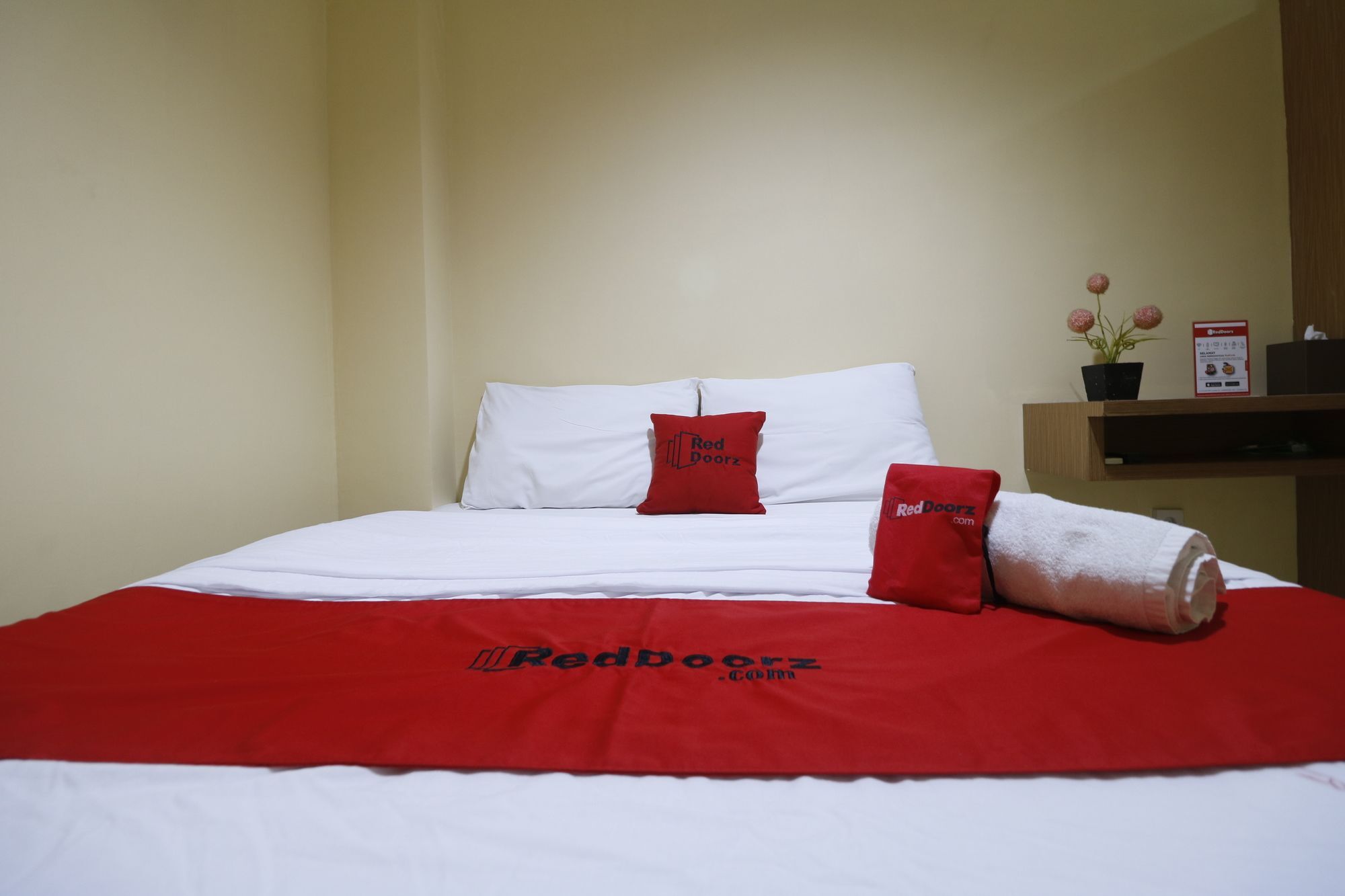 Rumah tetamu Reddoorz Near Itc Cempaka Mas Jakarta