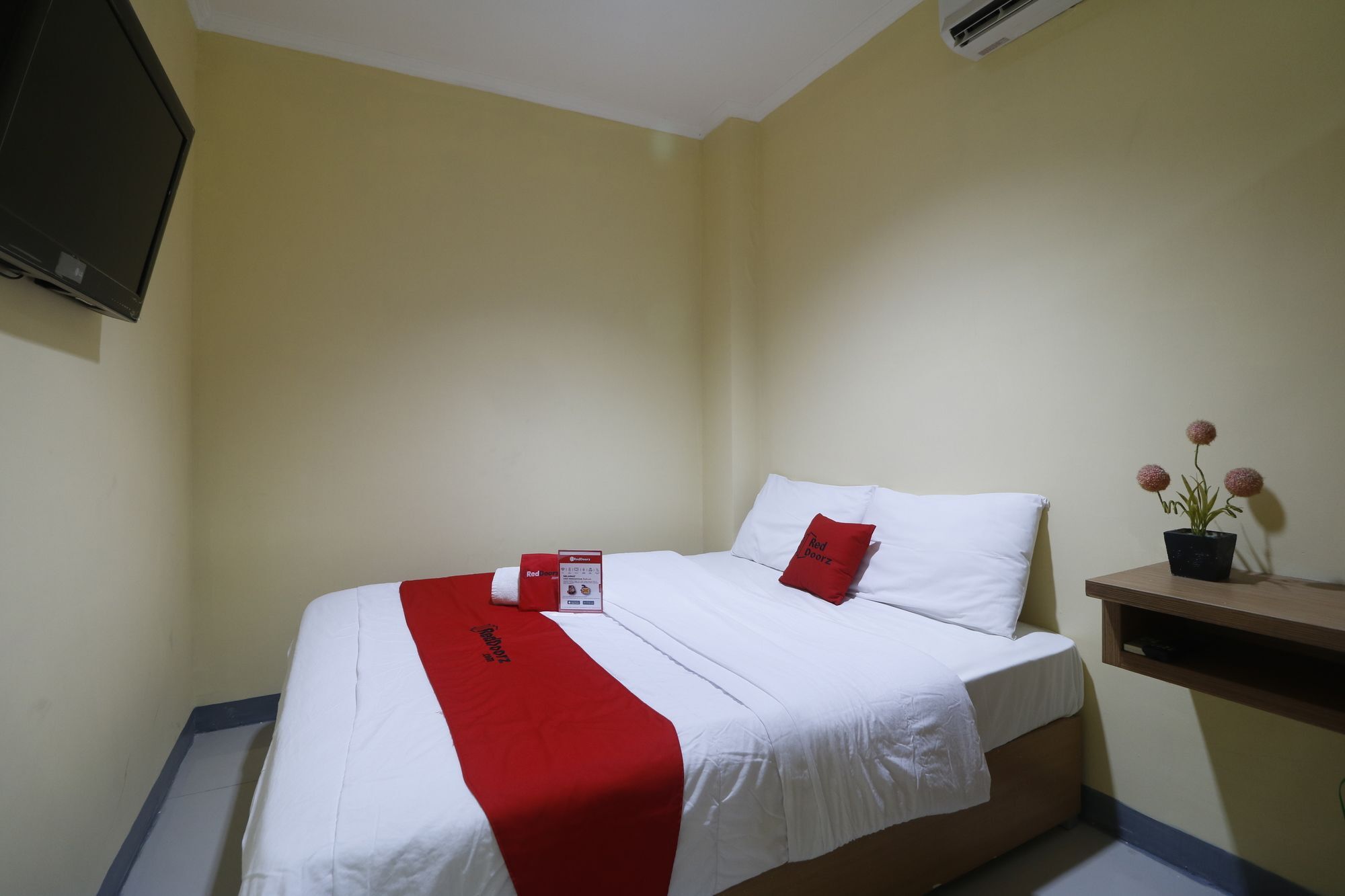 Reddoorz Near Itc Cempaka Mas Casa de hóspedes