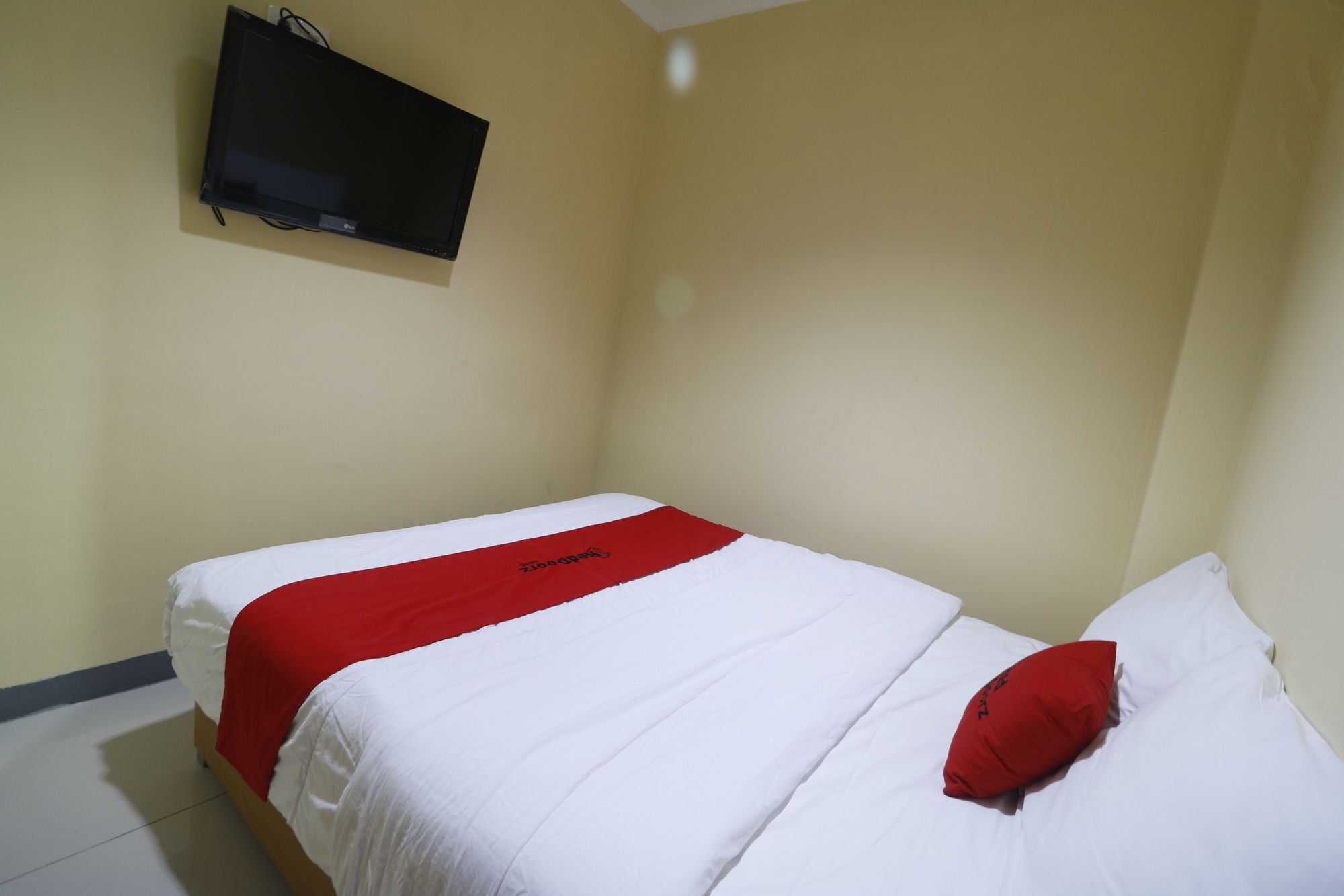 Reddoorz Near Itc Cempaka Mas Rumah tetamu