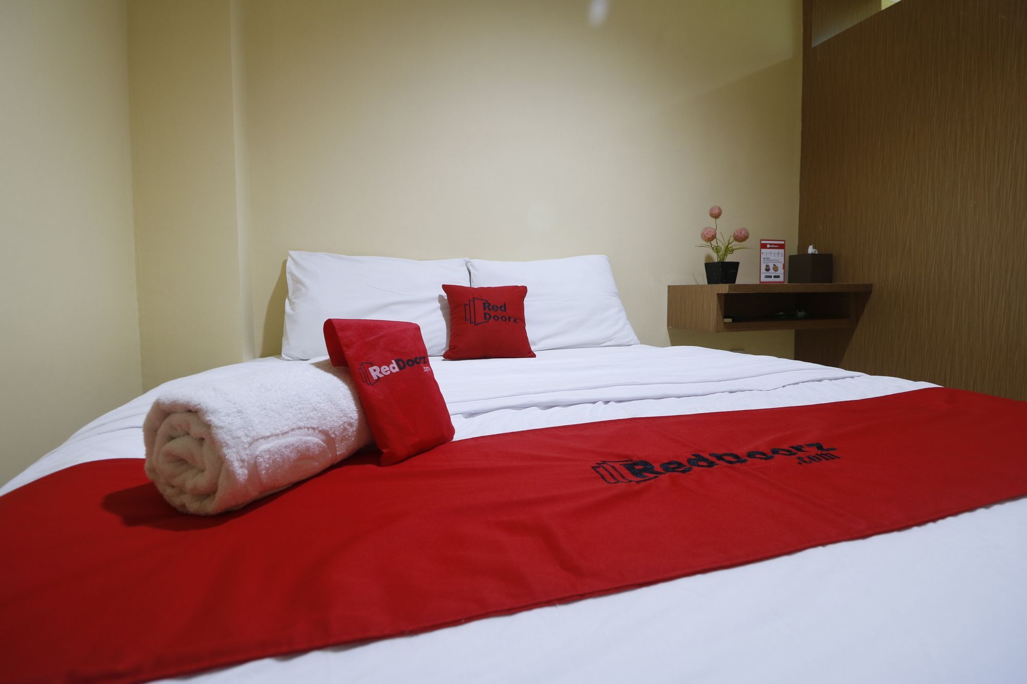 Reddoorz Near Itc Cempaka Mas
