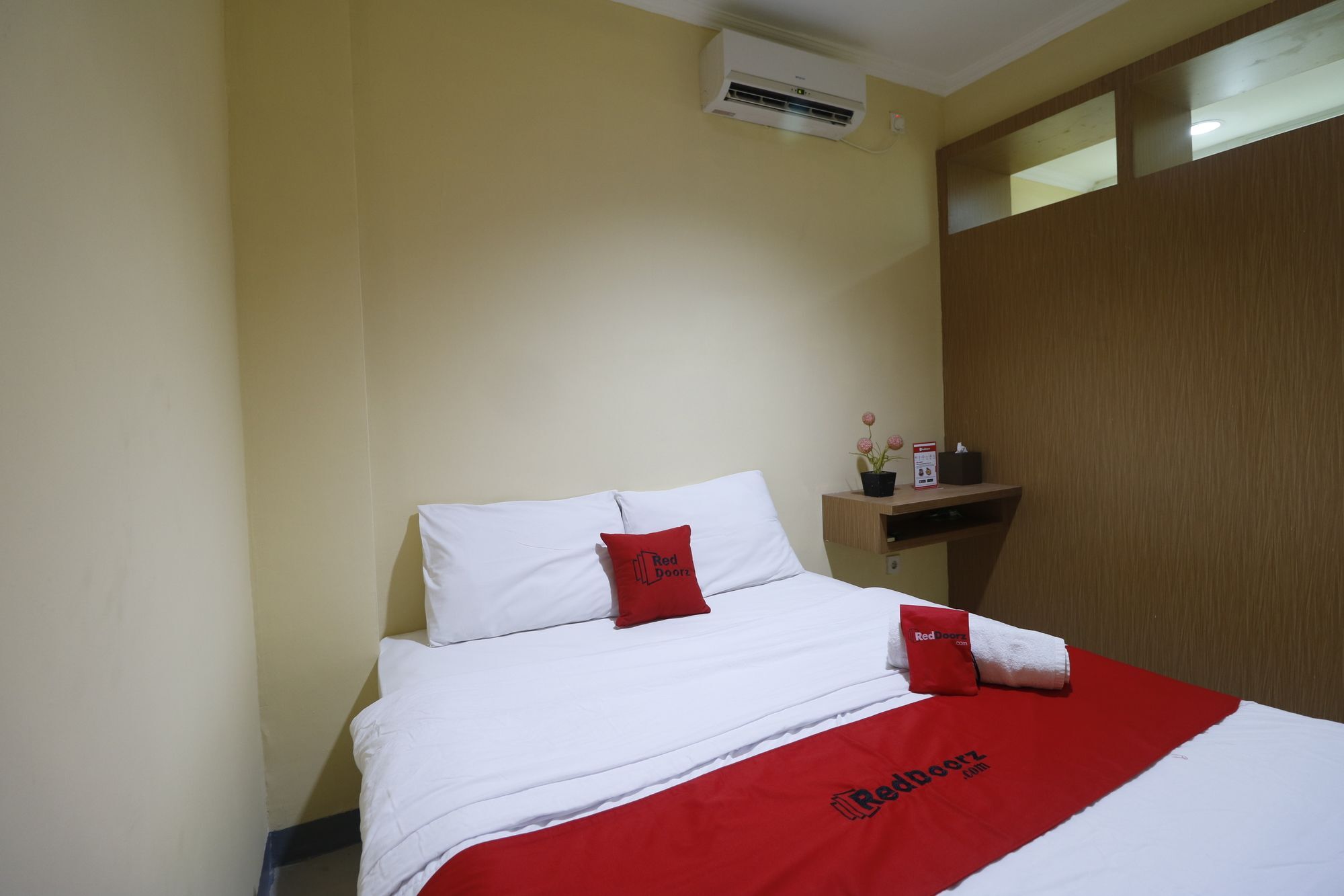 Reddoorz Near Itc Cempaka Mas Jacarta