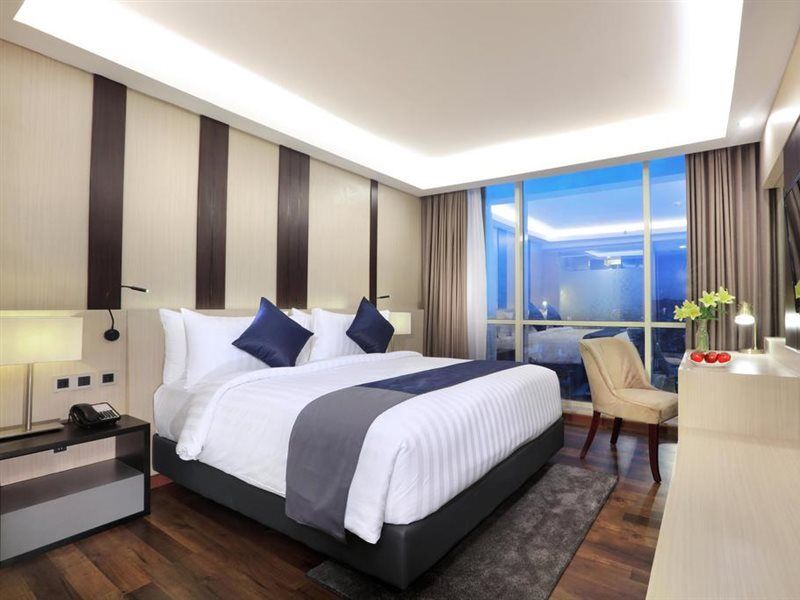 Hotel Aston Kartika Grogol & Conference Center 4*