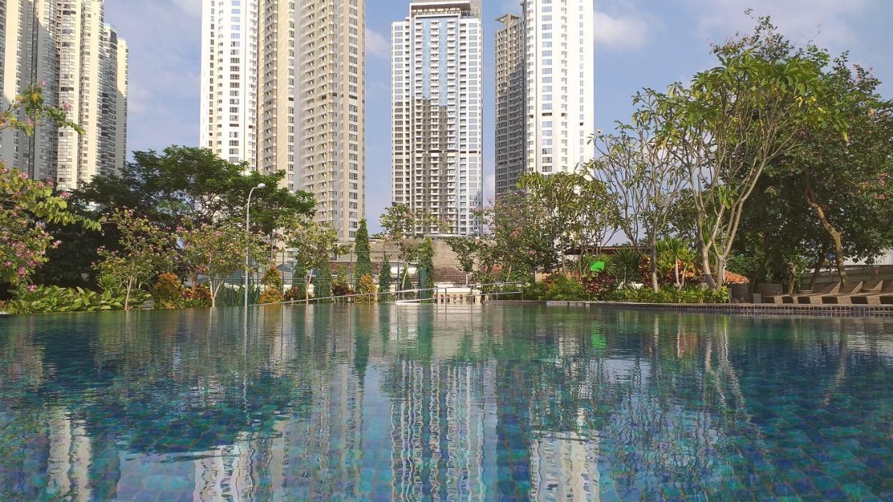 Studio Walking Distance To Mall Apartment