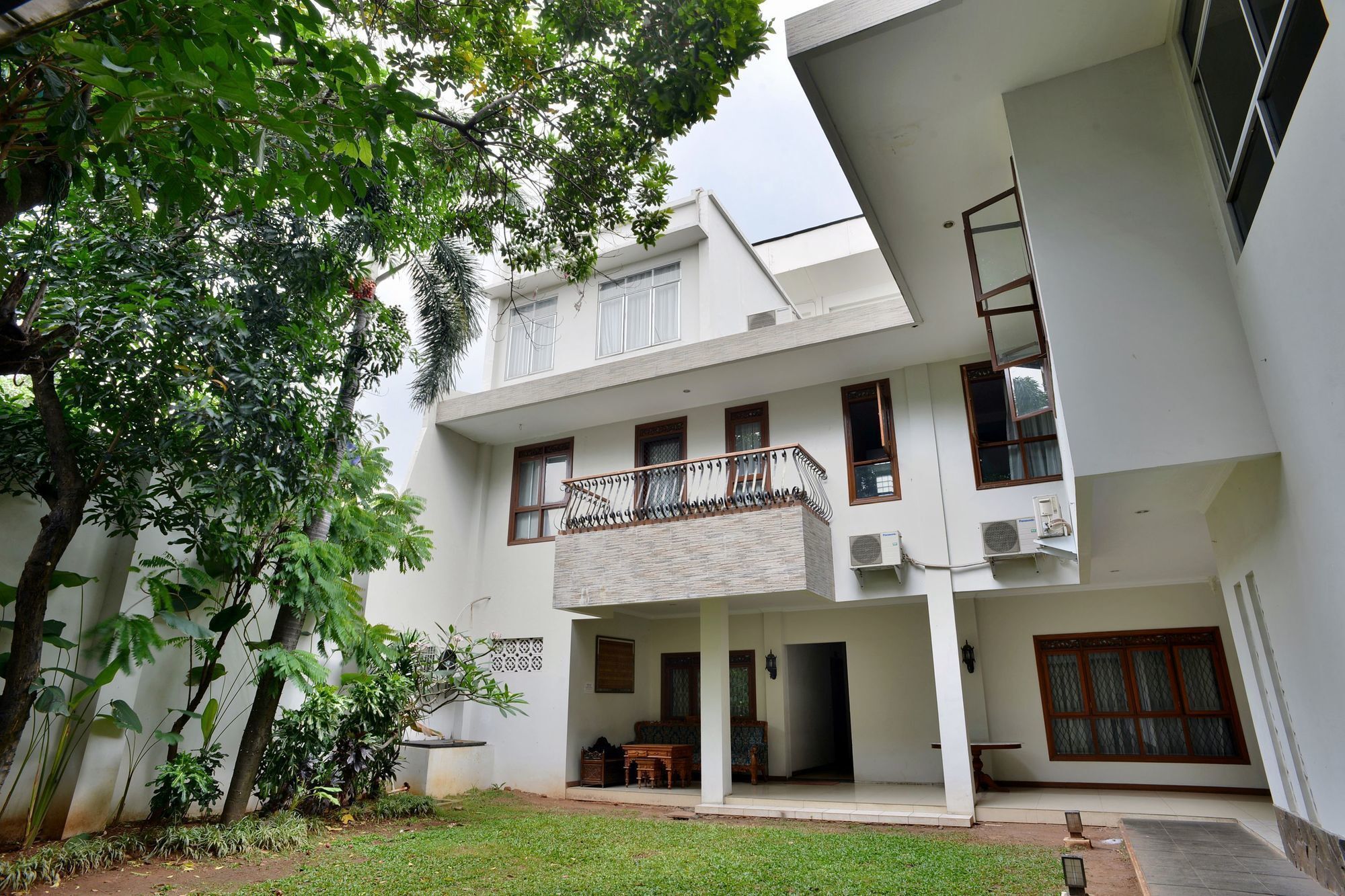 Zen Basic Kelapa Dua Kebon Jeruk 3*