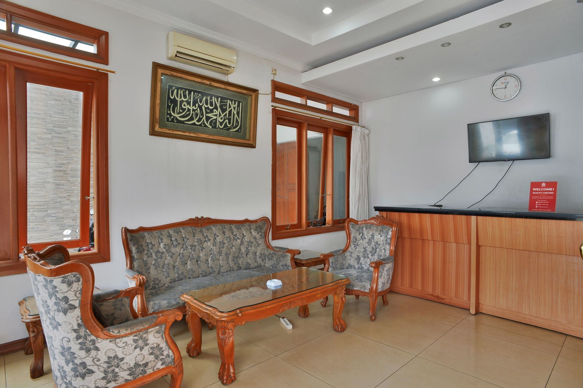 Zen Basic Kelapa Dua Kebon Jeruk Hotel Jakarta