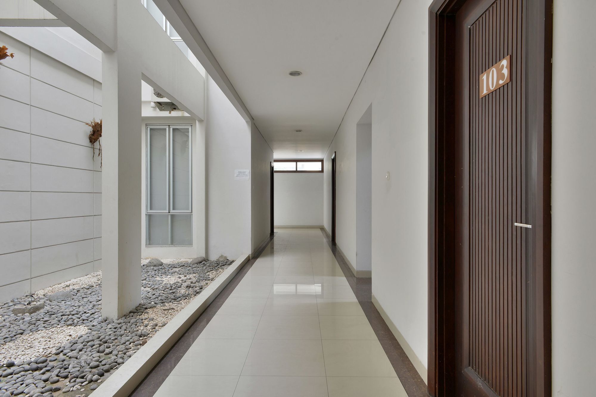 Zen Basic Kelapa Dua Kebon Jeruk Hotel Jakarta