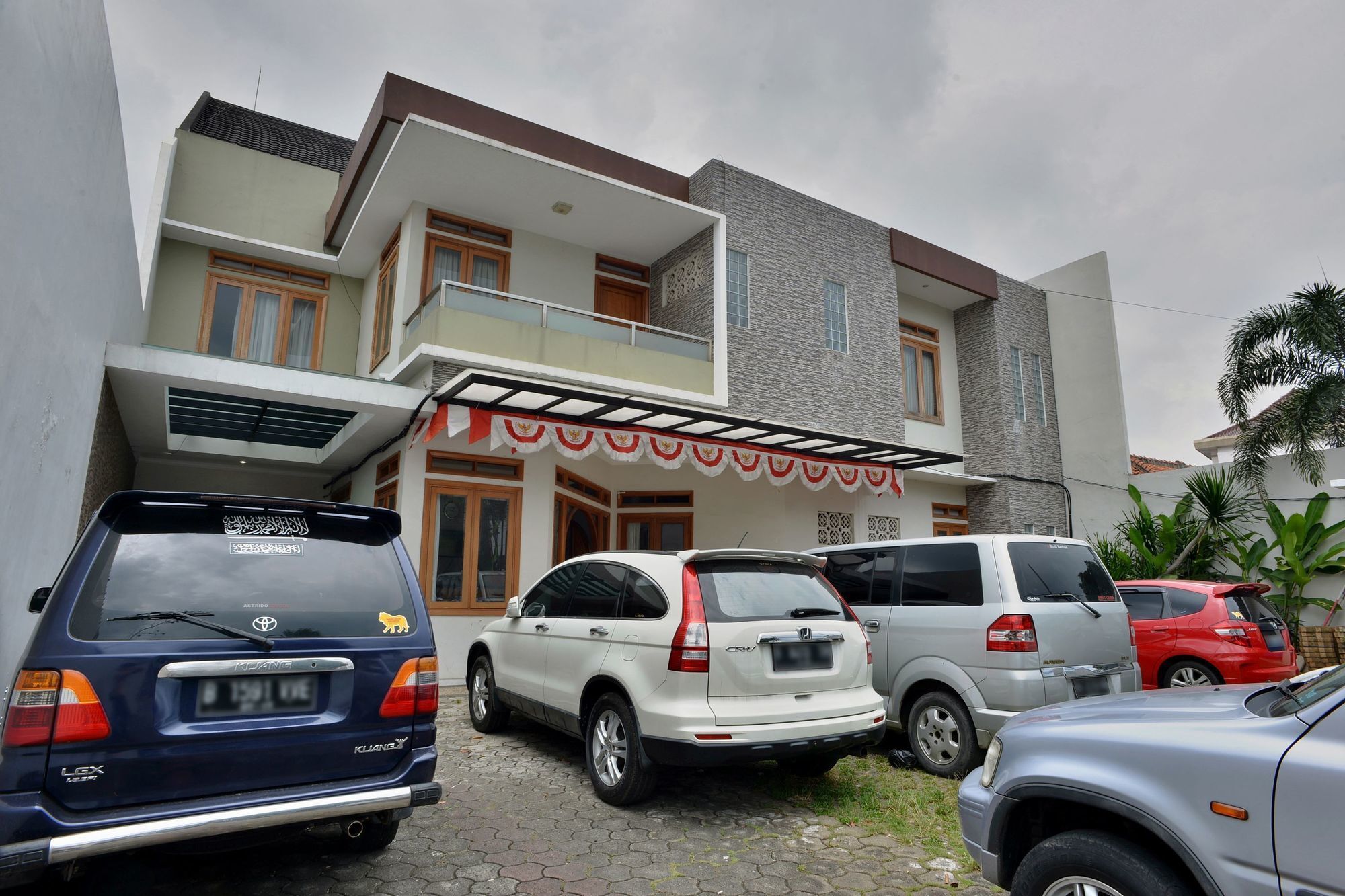 Zen Basic Kelapa Dua Kebon Jeruk Hotel