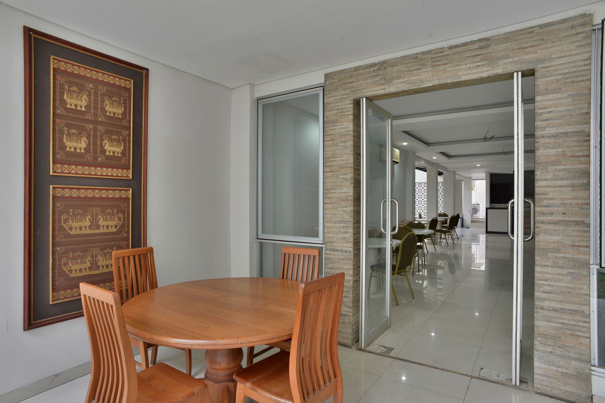Hotel Zen Basic Kelapa Dua Kebon Jeruk 3*