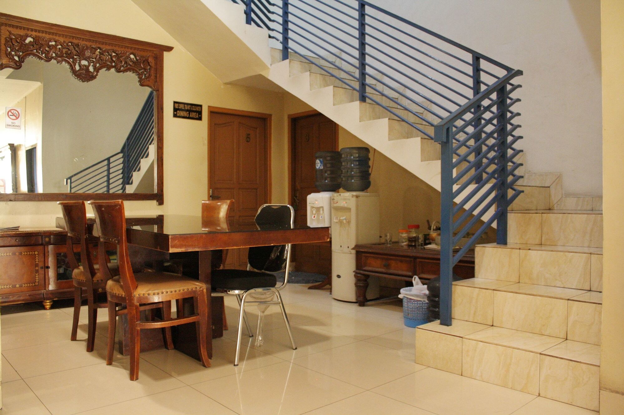 Hotel Oyo 132 Anggrek Murni 2*