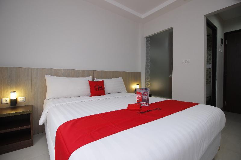 Nhà khách Reddoorz @ Tb Simatupang 2*