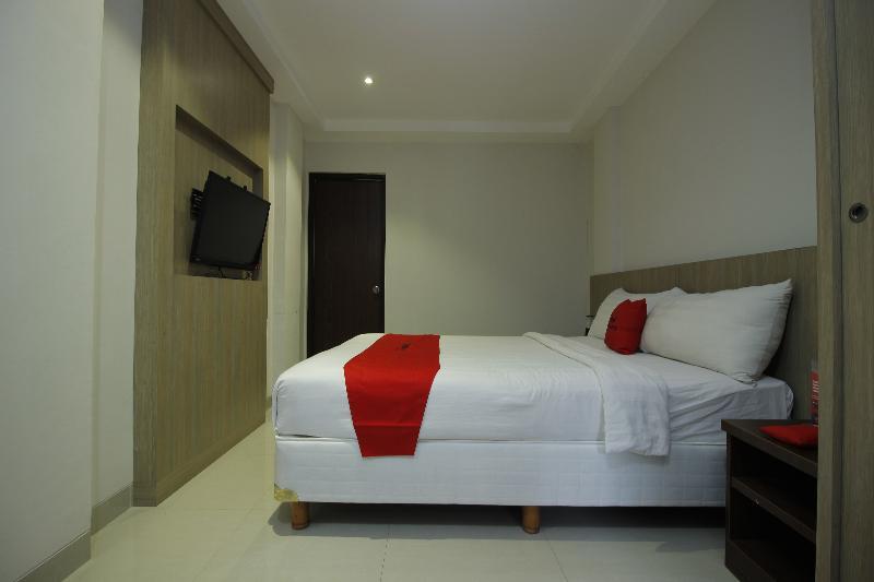 Reddoorz @ Tb Simatupang 2*