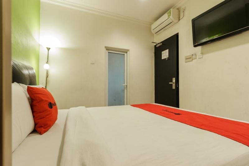 Reddoorz Near Lokasari Square 2