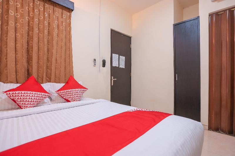 Hotel Super Oyo 122 Oekude Kost