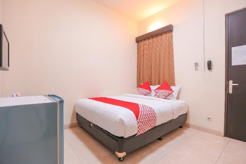 Super Oyo 122 Oekude Kost Hotel Jakarta