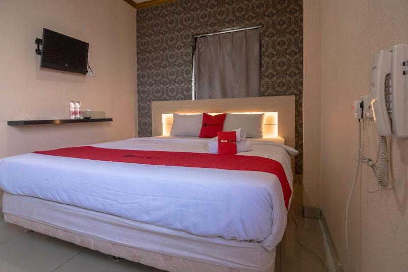 Reddoorz Near Rs Husada Guest house