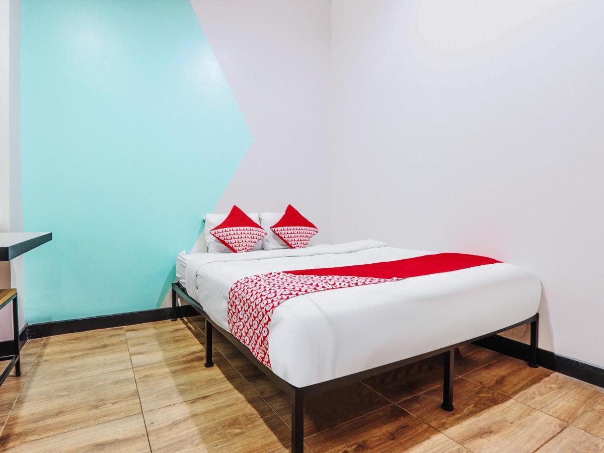 Hotel Oyo 127 W