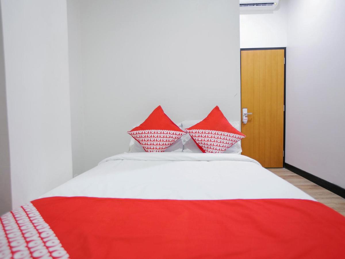 Oyo 127 W Hotel