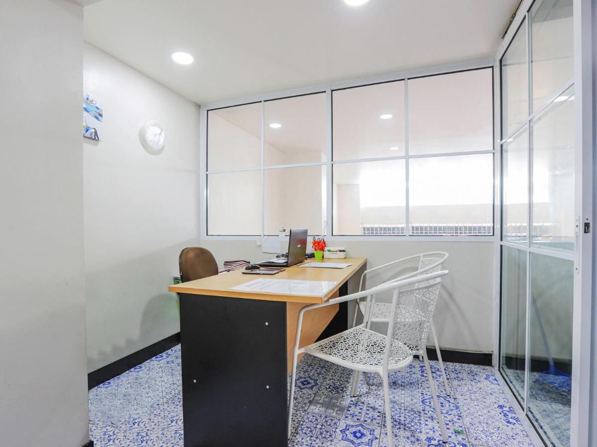 Hotel Oyo 127 W 2*