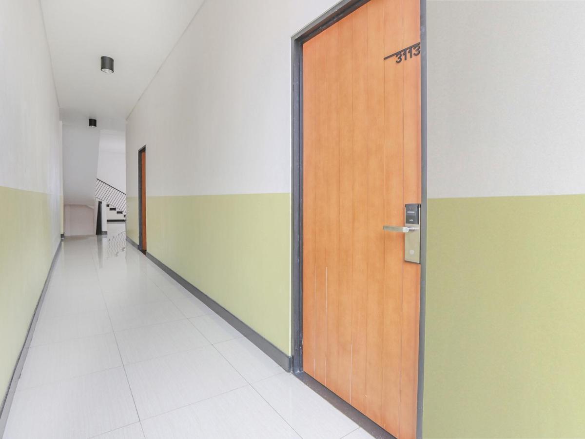 Oyo 127 W Hotel 2*