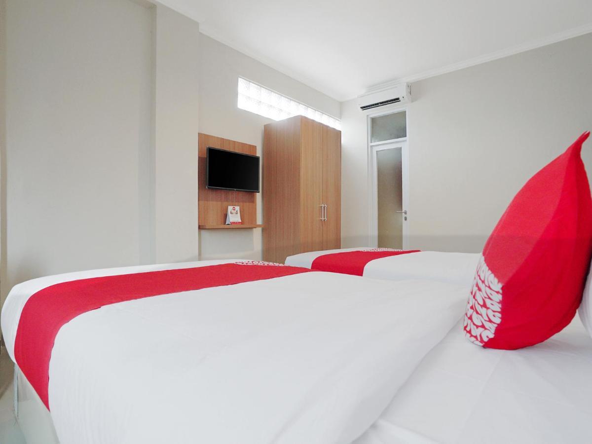 Hotel Oyo 415 The Kartini 8 2*