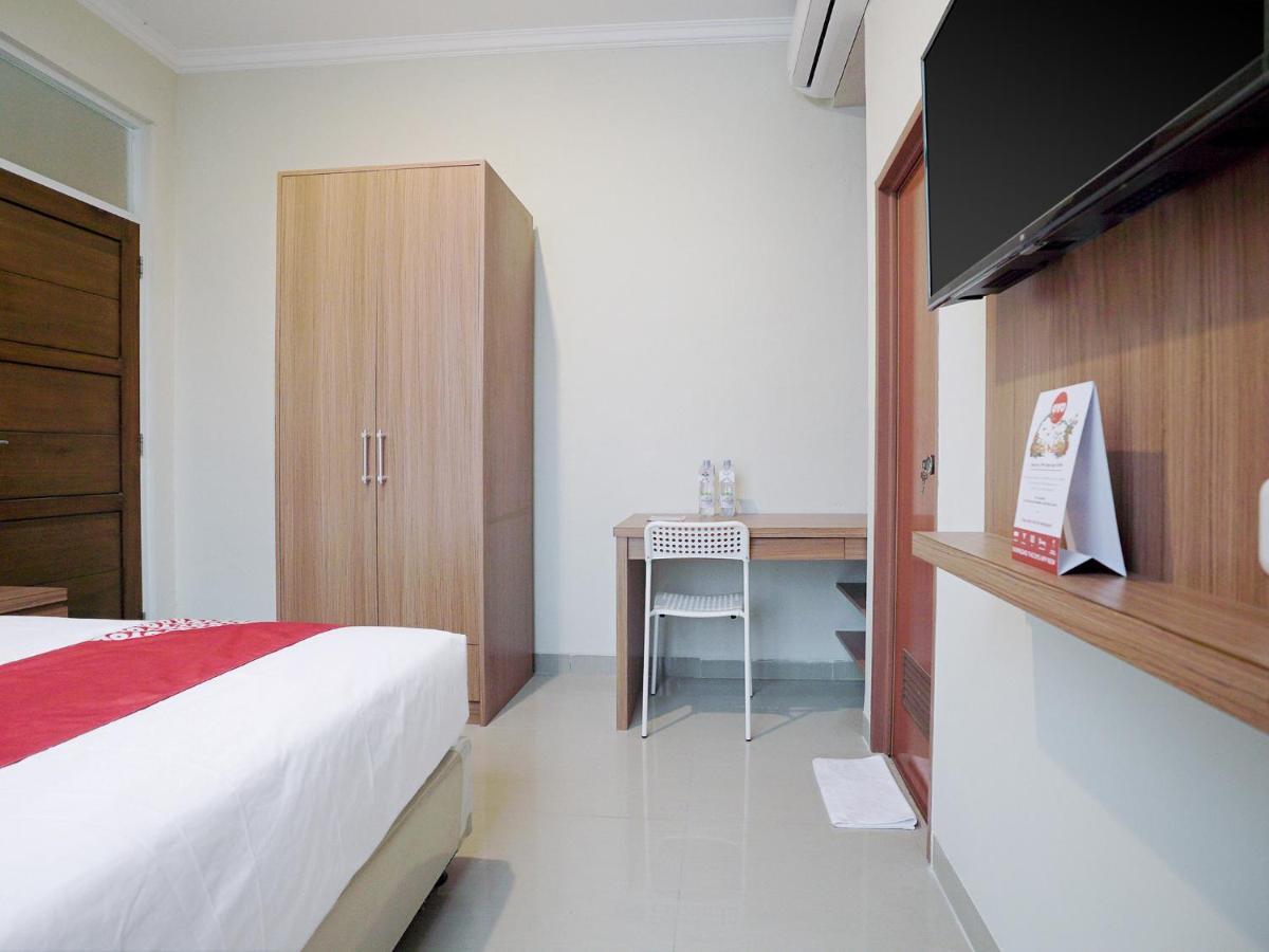 Hotel Oyo 415 The Kartini 8