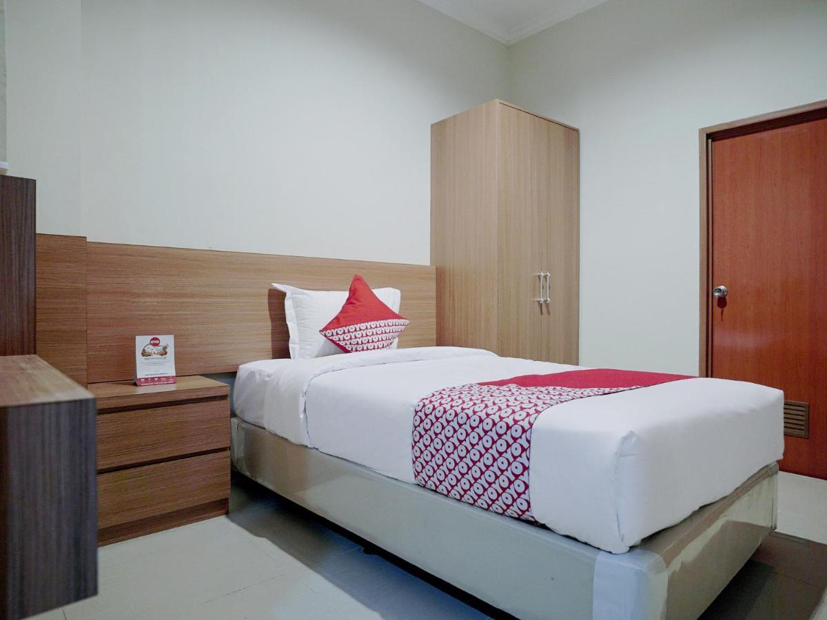 Oyo 415 The Kartini 8 Hotel