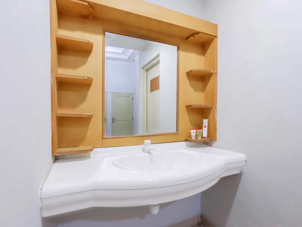 Capital O 297 45 Hotel 3*