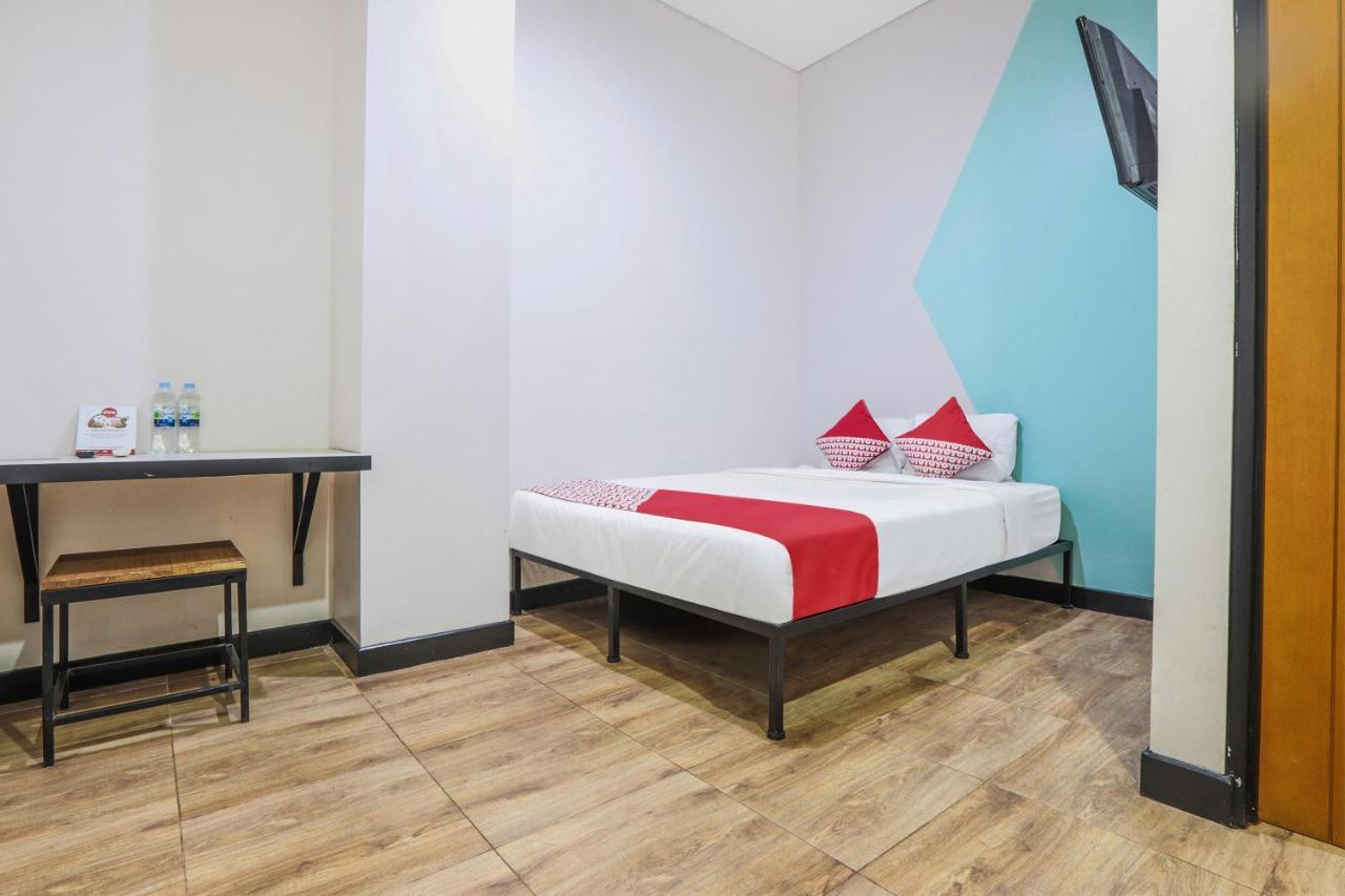 Oyo 127 W Hotel