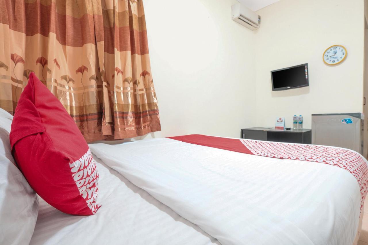Hotel Super Oyo 122 Oekude Kost