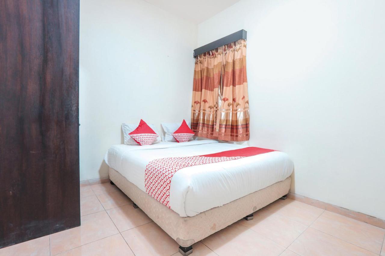 Super Oyo 122 Oekude Kost Hotel