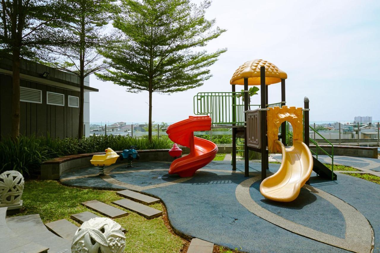 Comfortable 1br At Sky Terrace In Strategic Area By Travelio
