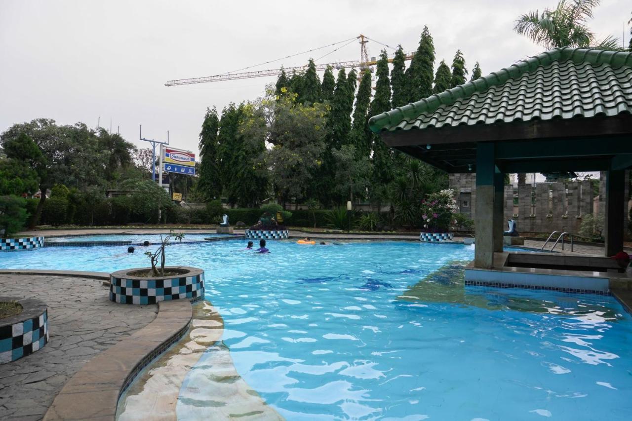 Big And Cozy At Puri Garden By Travelio