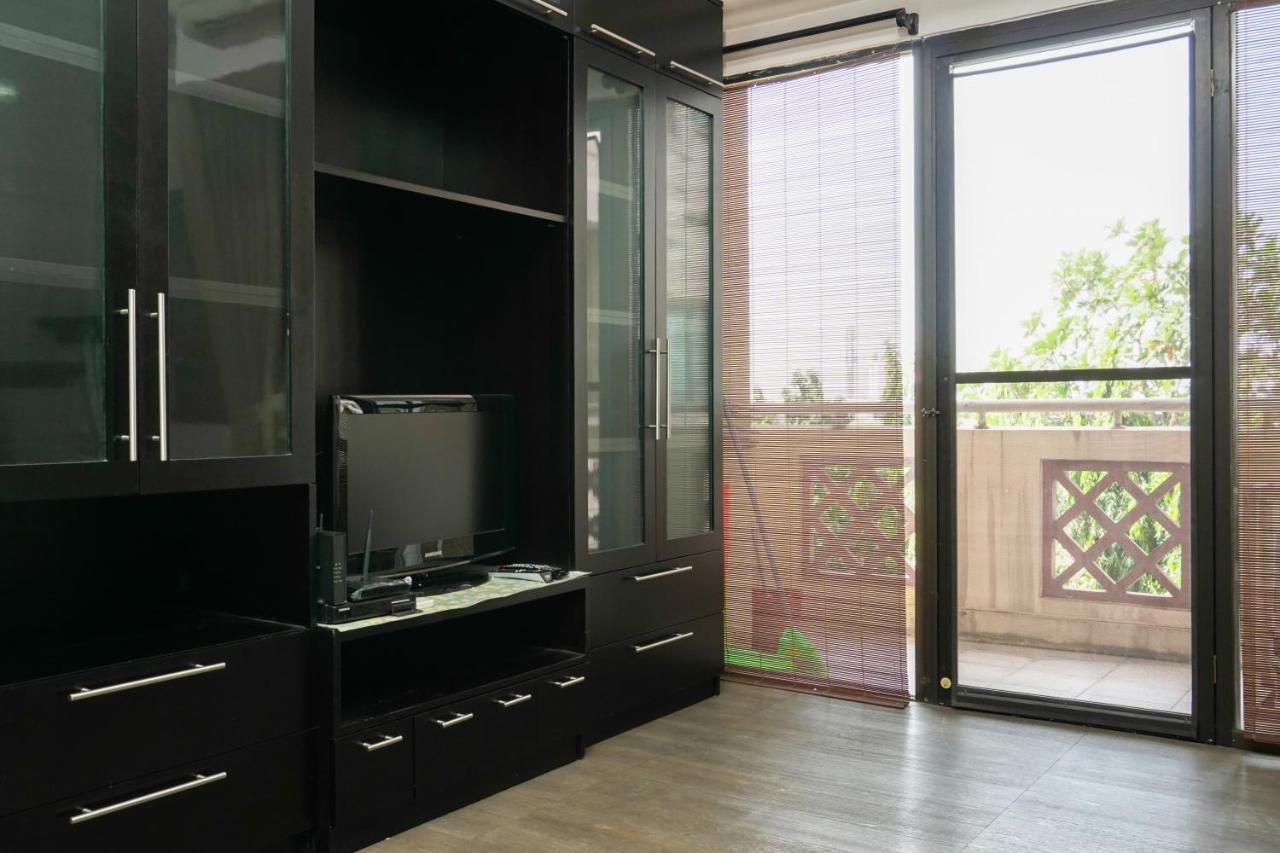 Big And Cozy At Puri Garden By Travelio Apartment *
