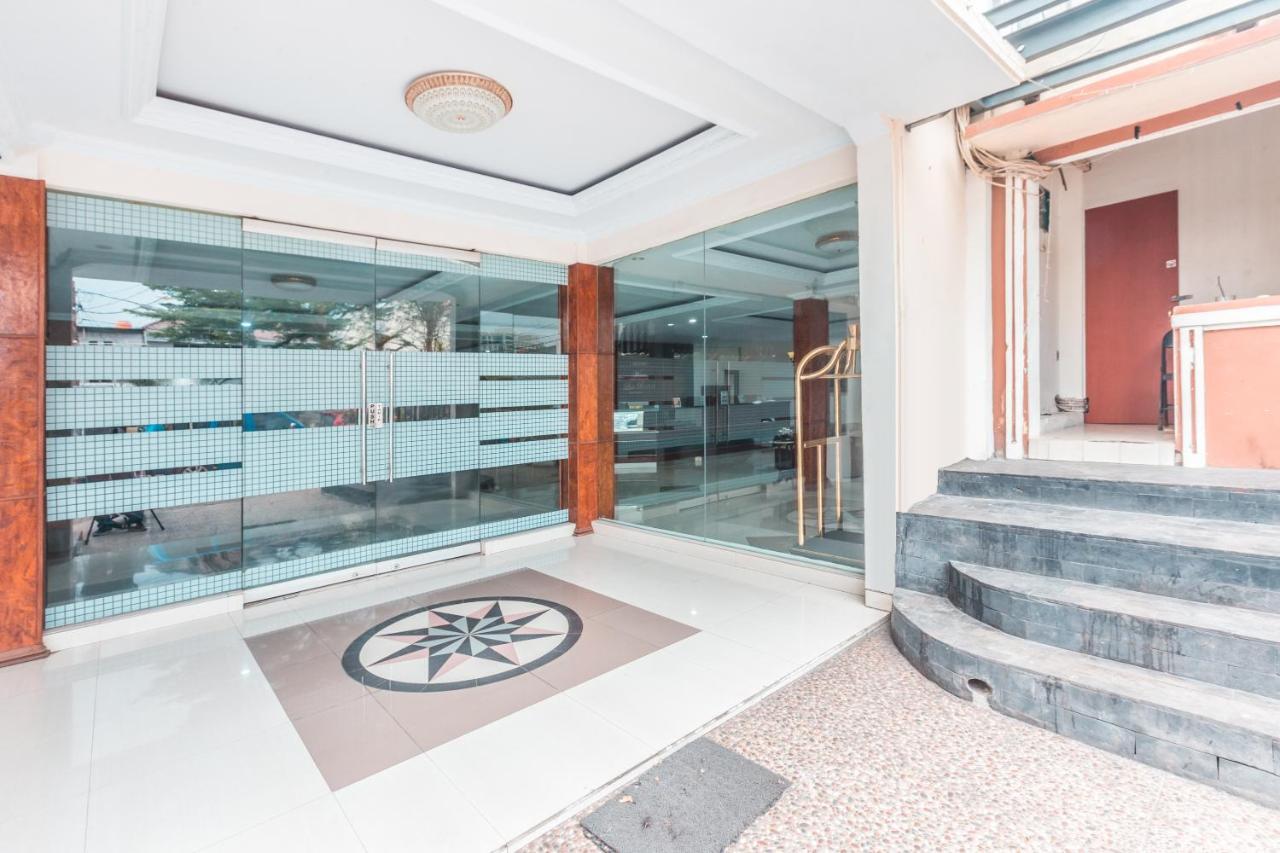 Oyo 1667 Lux Barkah 2* Jakarta