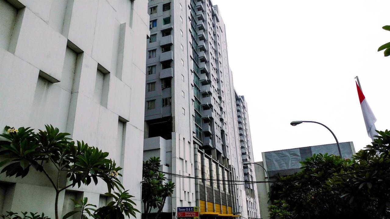 Homey Minimalist At Menteng Square By Travelio * Jakarta